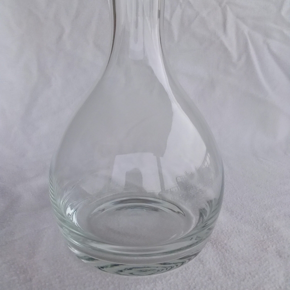 Clear Glass Alcohol Decanter - Picture 4 of 8